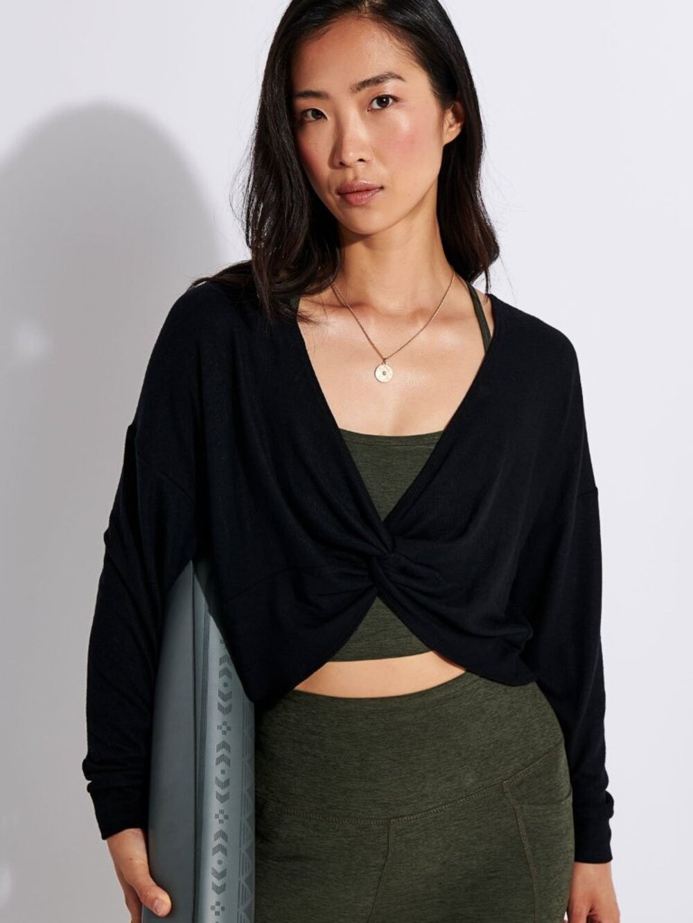 Beyond Yoga Do The Twist Cropped Pullover & Smarten Up Pullover Set Black XS